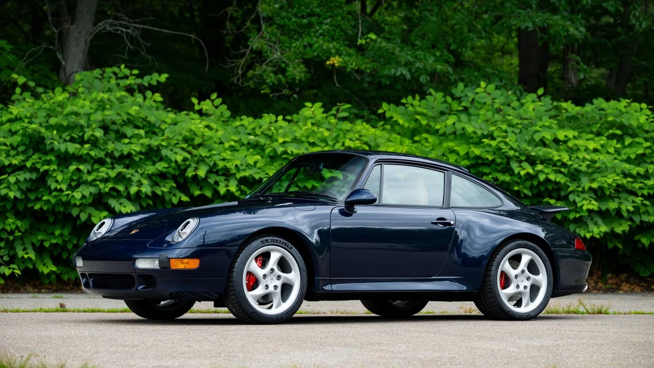 1998 Porsche 993 Carrera 4S - Image 13 of 31