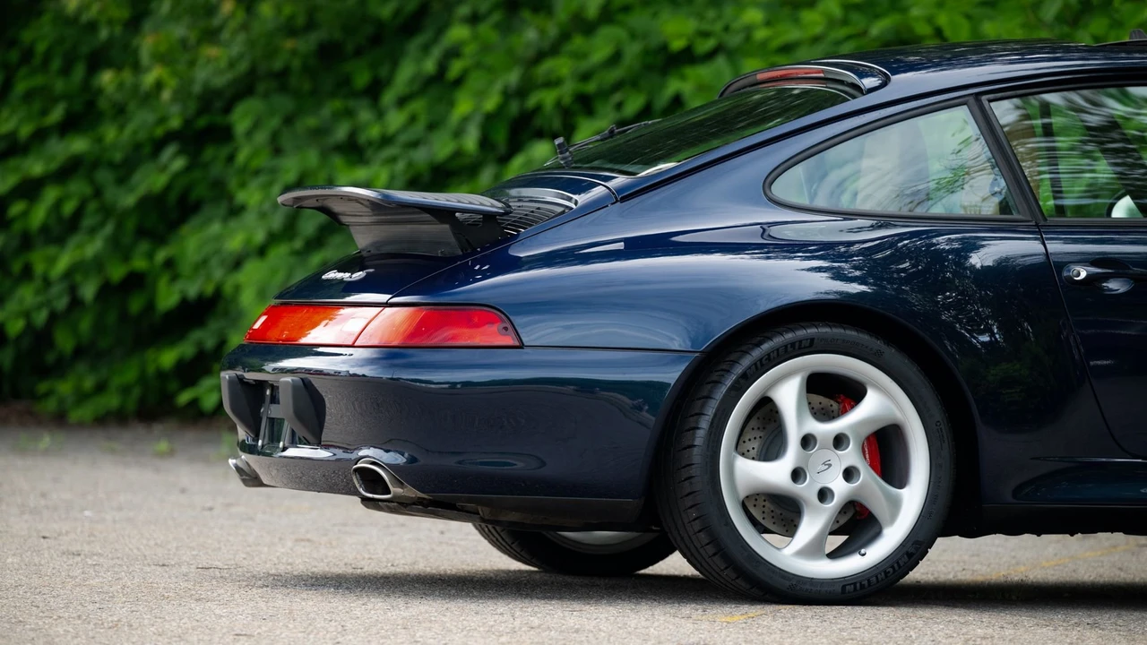 1998 Porsche 993 Carrera 4S - Image 25 of 31