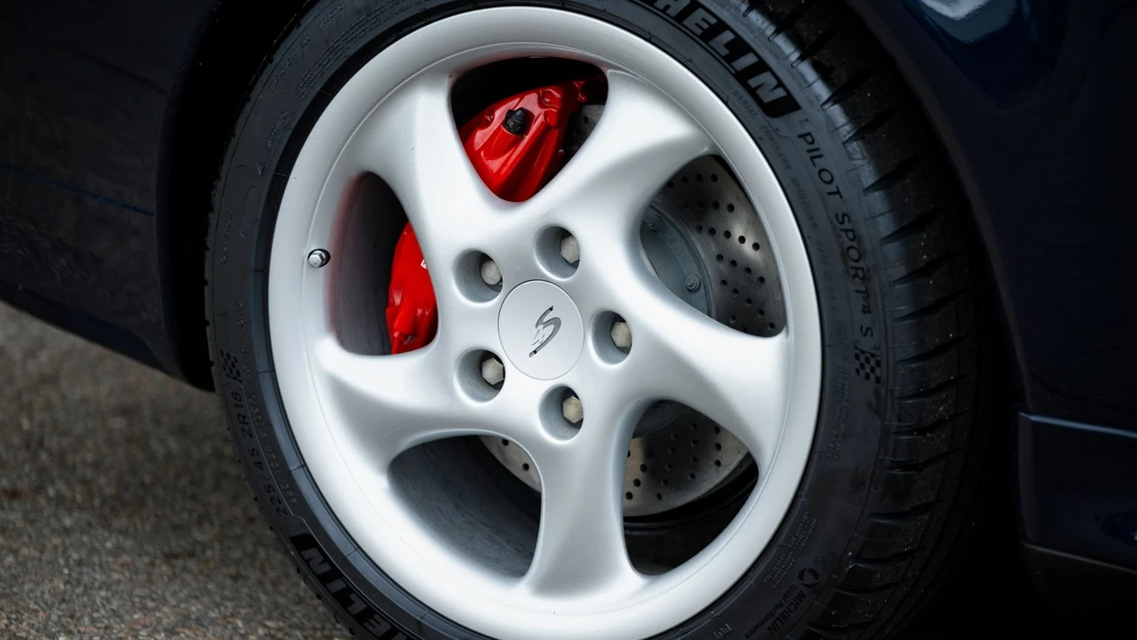 1998 Porsche 993 Carrera 4S - Image 17 of 31