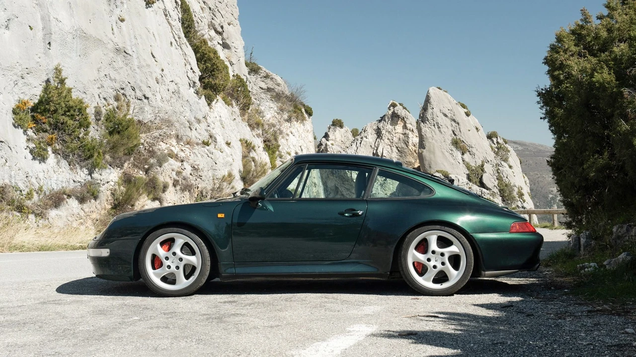 1998 Porsche 993 Carrera 4S - Image 5 of 31