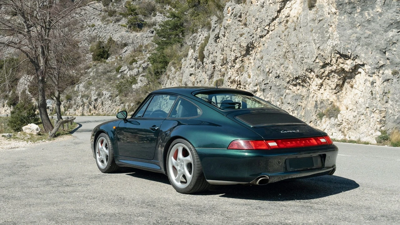 1998 Porsche 993 Carrera 4S - Image 15 of 31