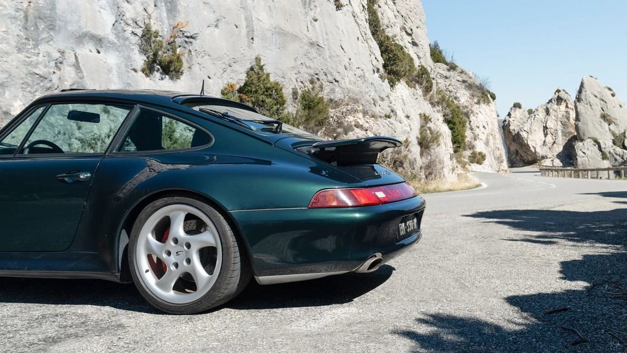 1998 Porsche 993 Carrera 4S - Image 21 of 31