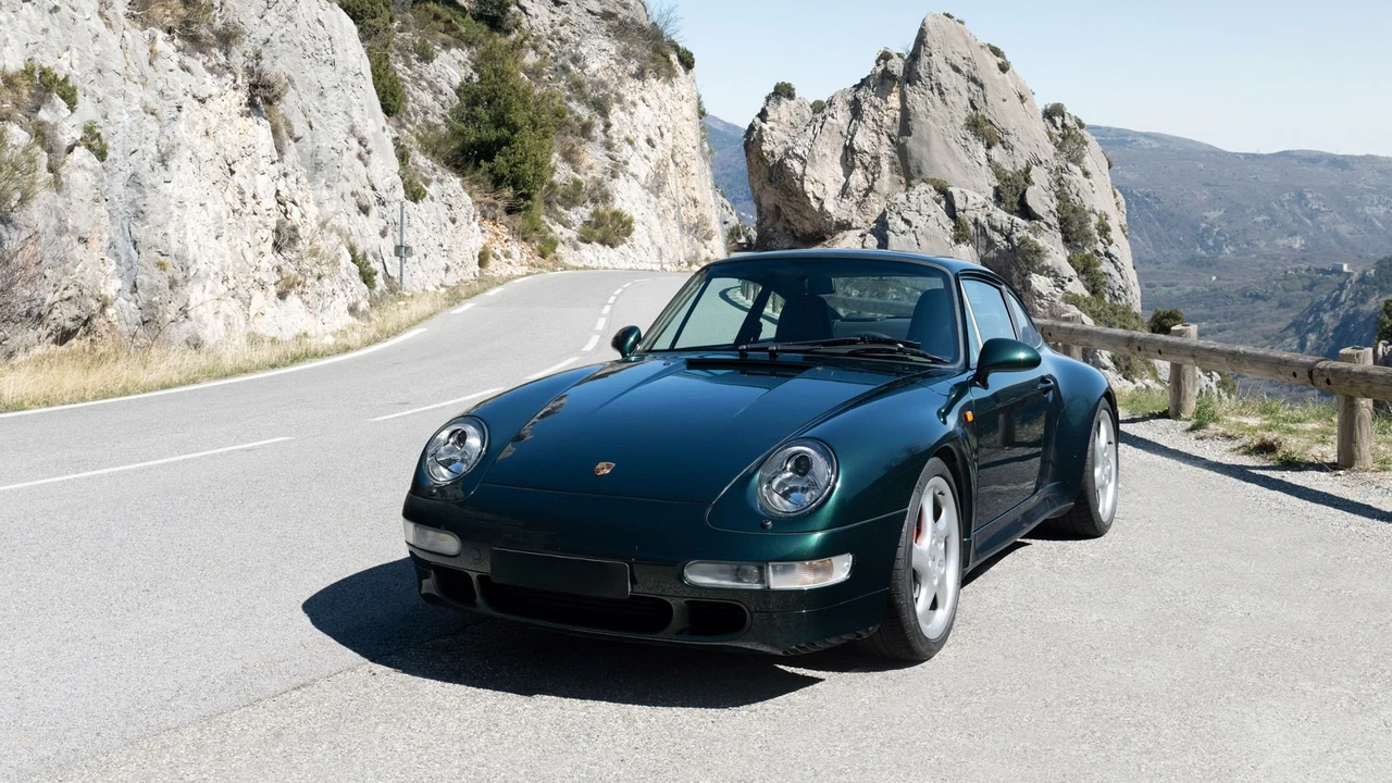 1998 Porsche 993 Carrera 4S - Image 14 of 31