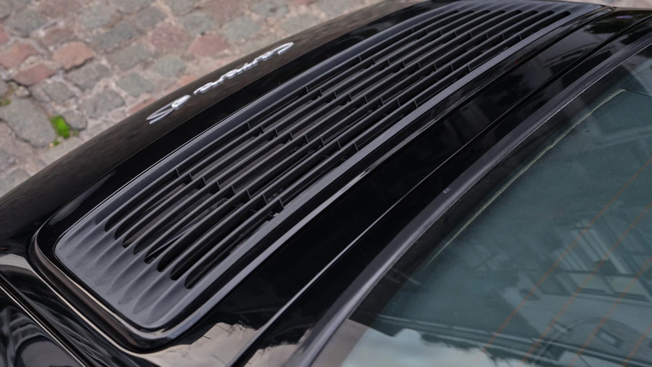 1998 Porsche 993 Carrera 4S - Image 16 of 31