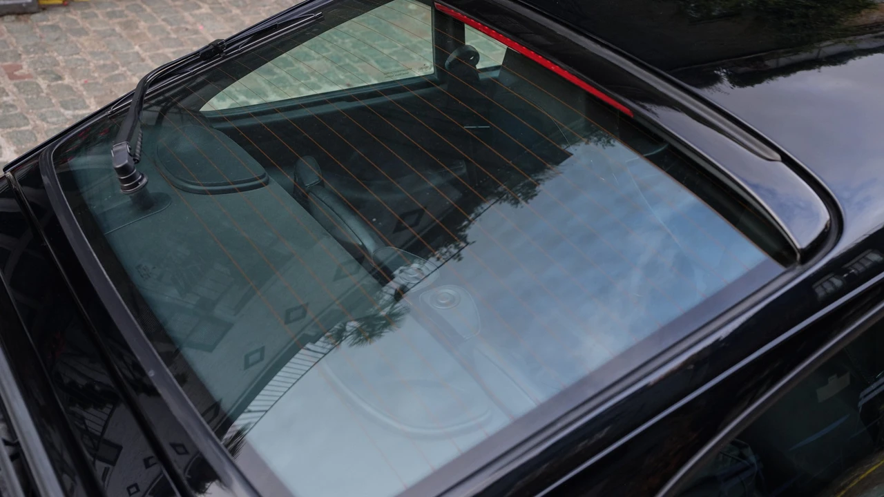 1998 Porsche 993 Carrera 4S - Image 15 of 31