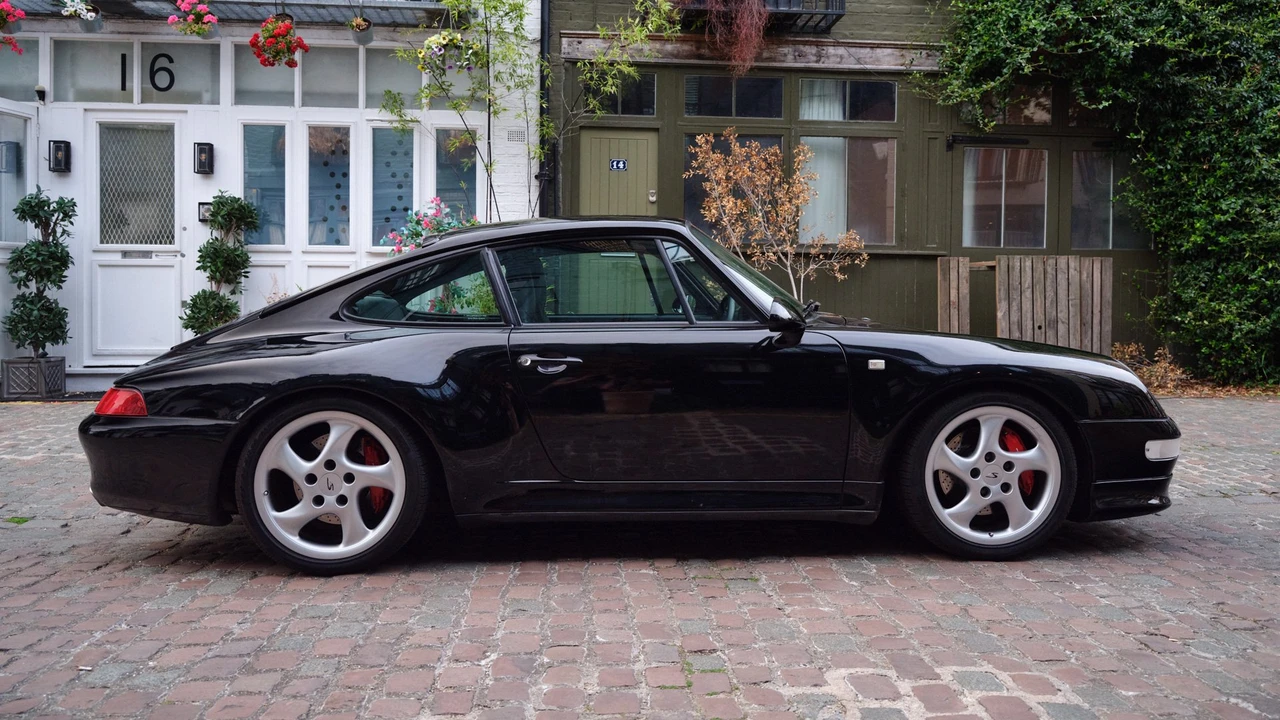 1998 Porsche 993 Carrera 4S - Image 11 of 31