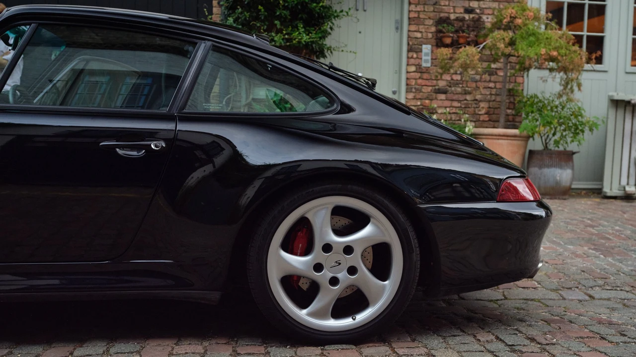 1998 Porsche 993 Carrera 4S - Image 28 of 31