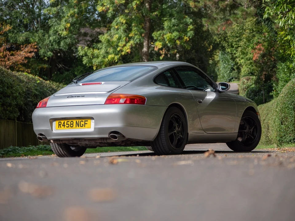 1998 Porsche 996 Carrera - Image 11 of 30