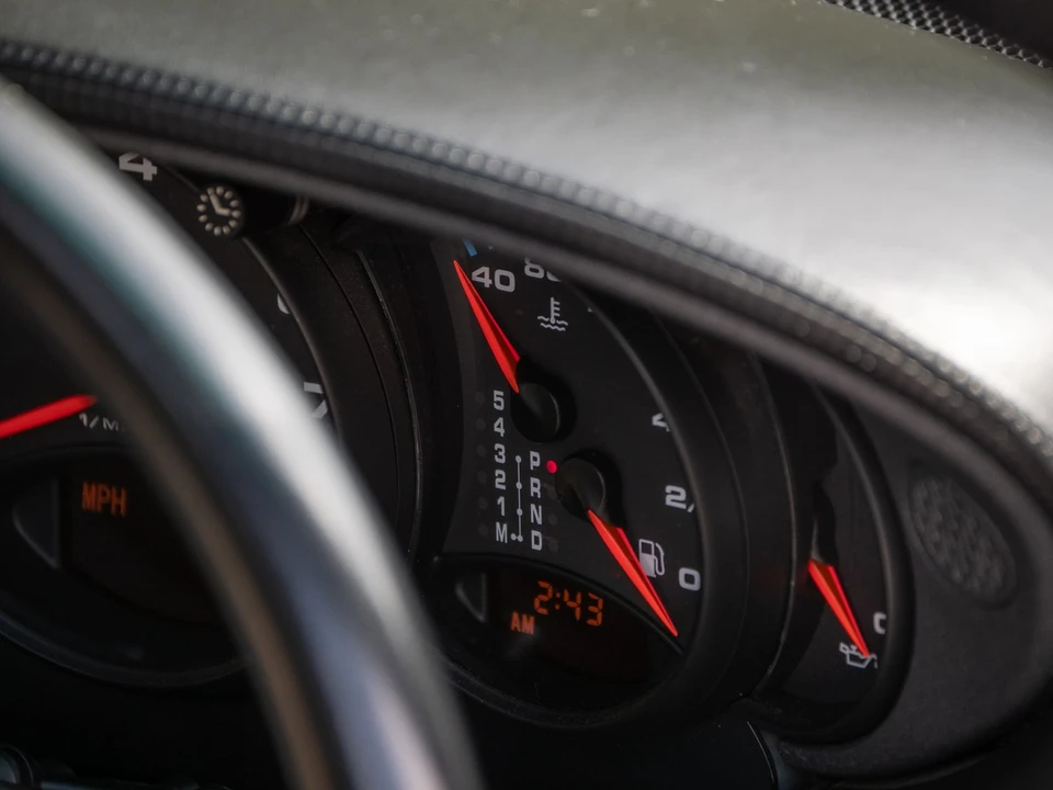 1998 Porsche 996 Carrera - Image 28 of 30