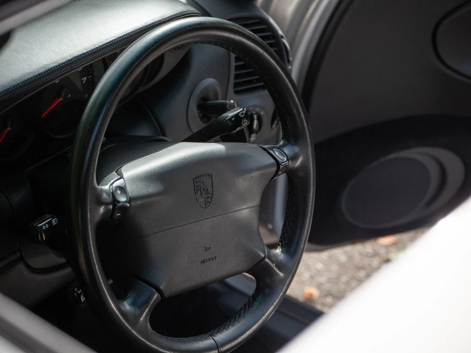 1998 Porsche 996 Carrera - Image 27 of 30