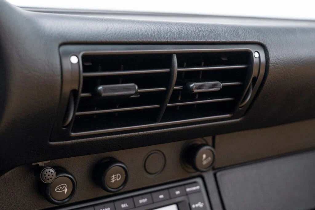 1998 Porsche 993 Carrera - Image 22 of 31