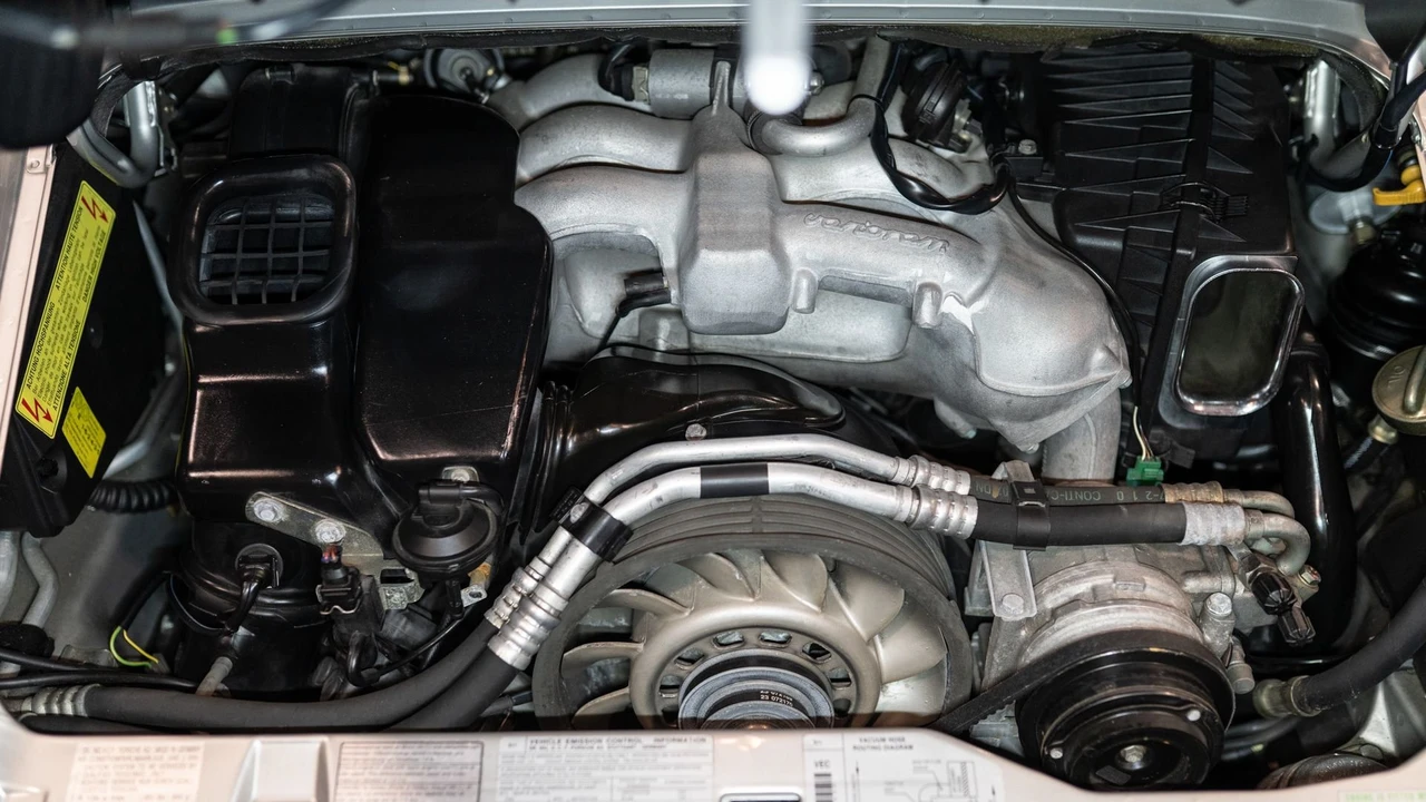 1998 Porsche 993 Carrera - Image 8 of 31