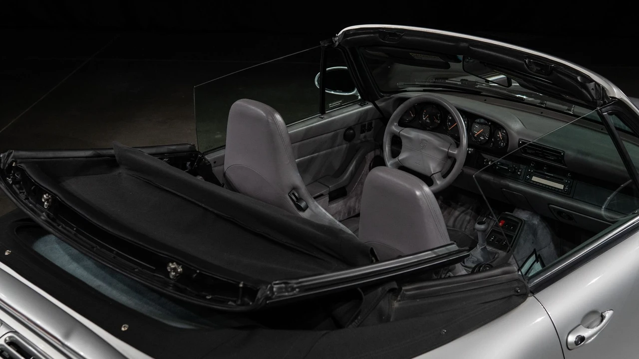 1998 Porsche 993 Carrera - Image 16 of 31