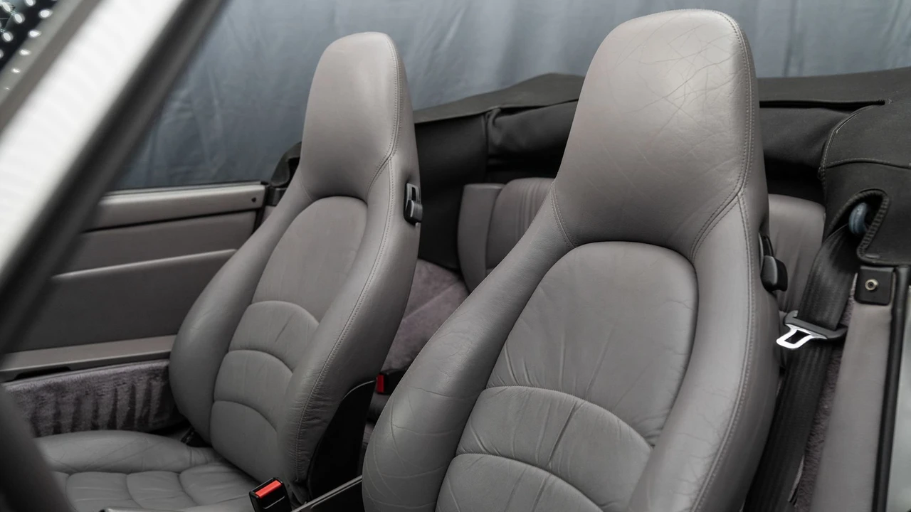 1998 Porsche 993 Carrera - Image 9 of 31
