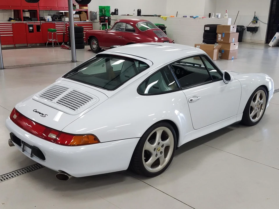 1998 Porsche 993 Carrera - Image 27 of 31