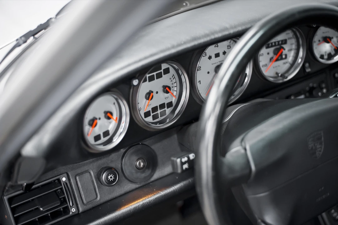 1998 Porsche 993 Carrera - Image 30 of 31