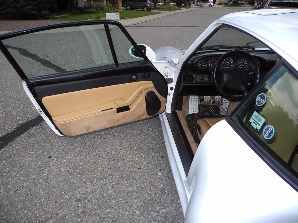1998 Porsche 993 Carrera - Image 28 of 31
