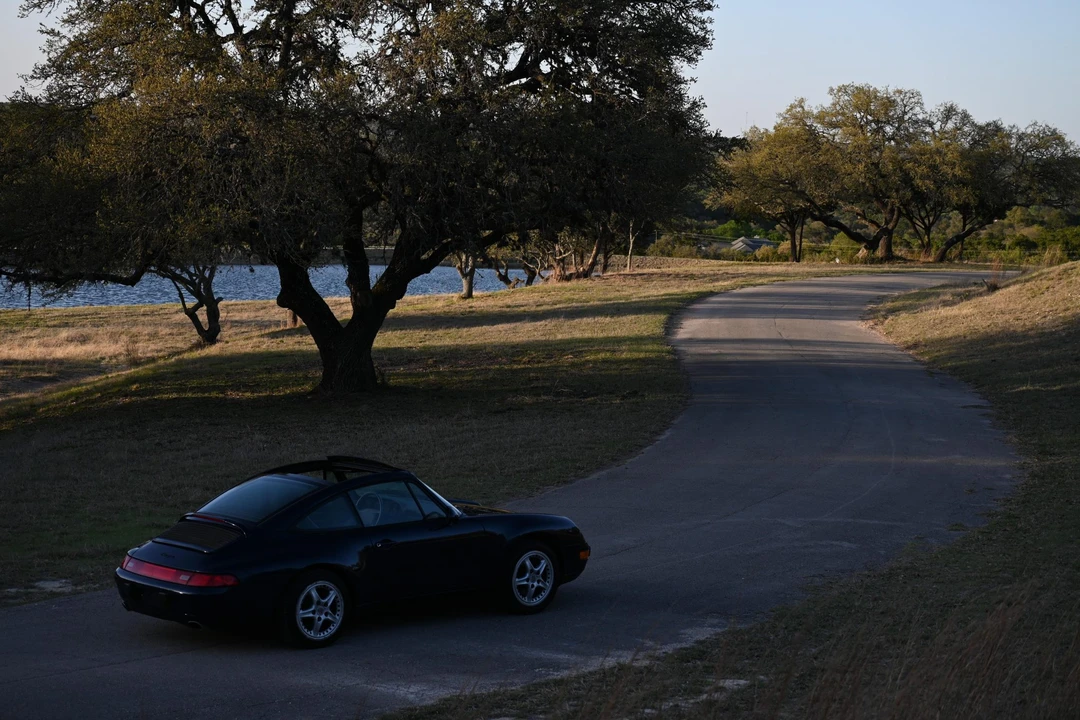 1998 Porsche 993 Carrera - Image 25 of 31