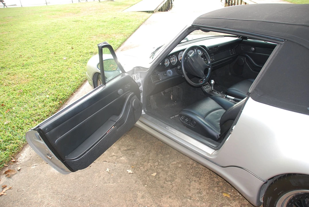 1998 Porsche 993 Carrera - Image 7 of 17