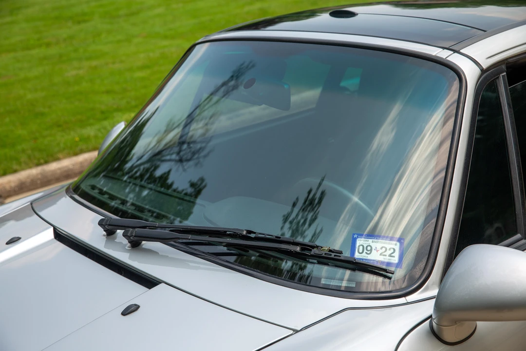 1998 Porsche 993 Carrera - Image 14 of 31