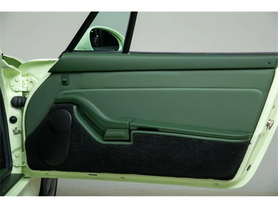 1998 Porsche 993 Carrera - Image 24 of 31