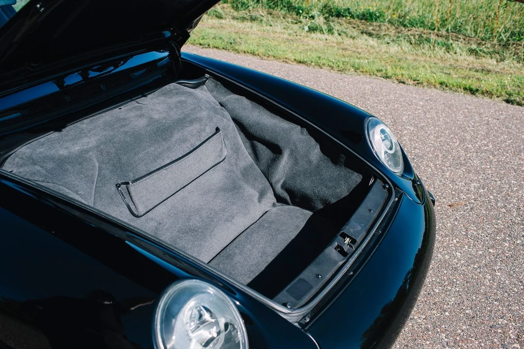 1998 Porsche 993 Carrera 4S - Image 17 of 18