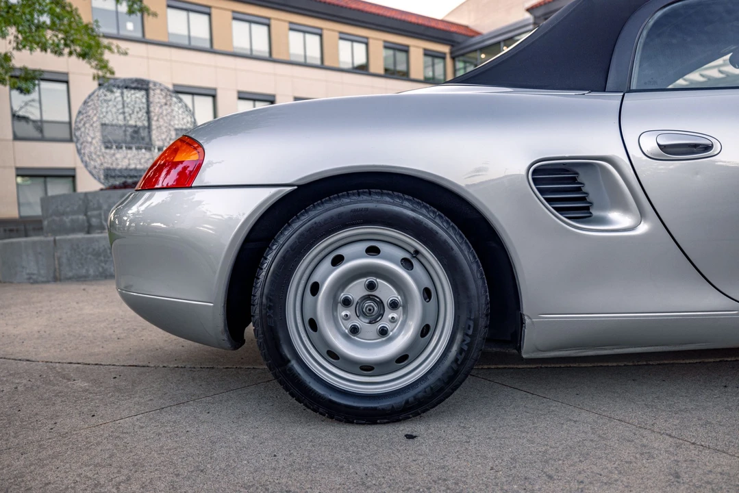 1998 Porsche 986 Boxster - Image 19 of 31
