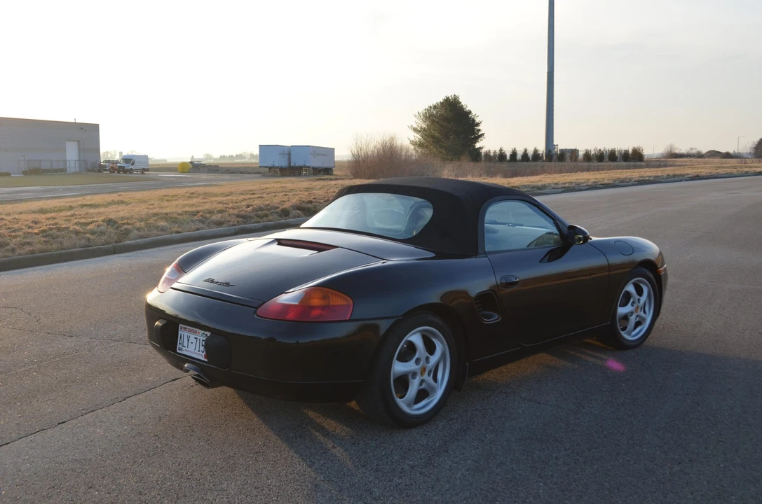 1998 Porsche 986 Boxster - Image 13 of 31