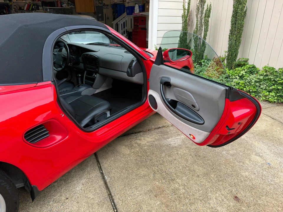 1998 Porsche 986 Boxster - Image 14 of 31