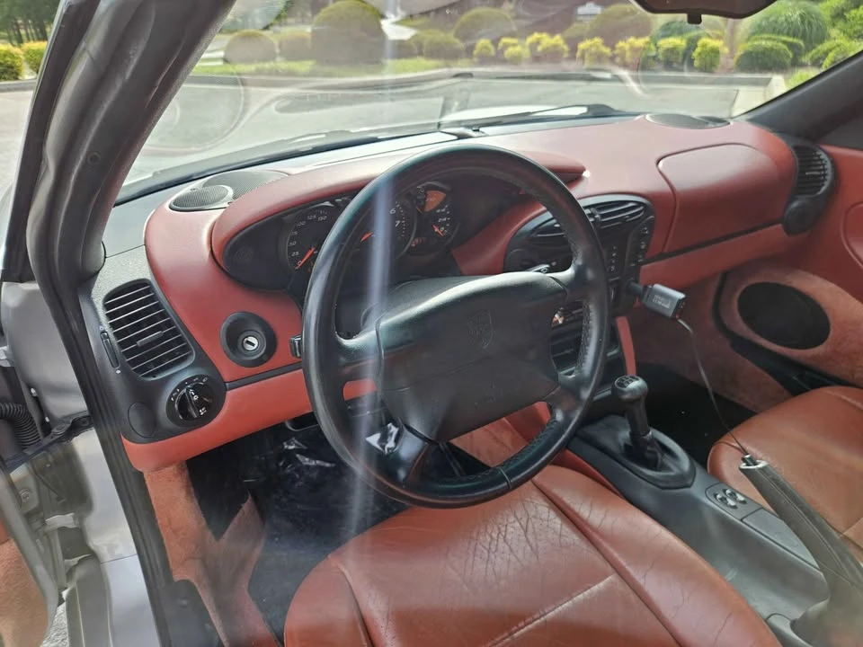 1998 Porsche 986 Boxster - Image 10 of 17