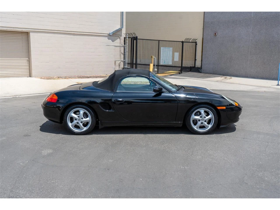 1998 Porsche 986 Boxster - Image 10 of 31