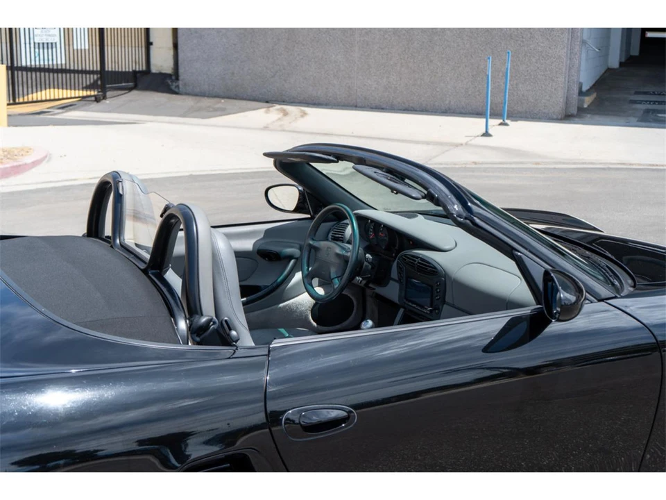 1998 Porsche 986 Boxster - Image 13 of 31
