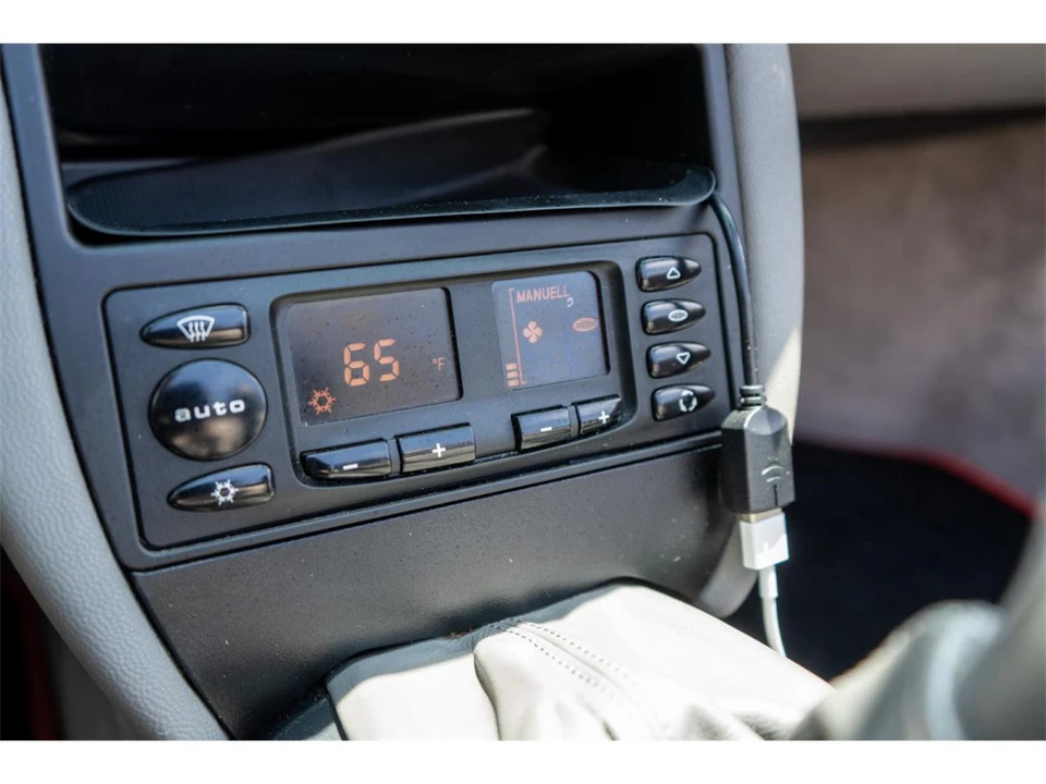 1998 Porsche 986 Boxster - Image 28 of 31
