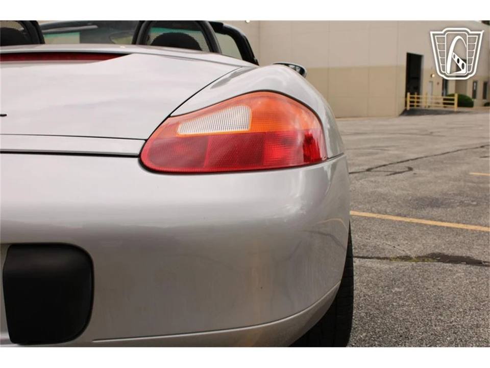 1998 Porsche 986 Boxster - Image 25 of 31