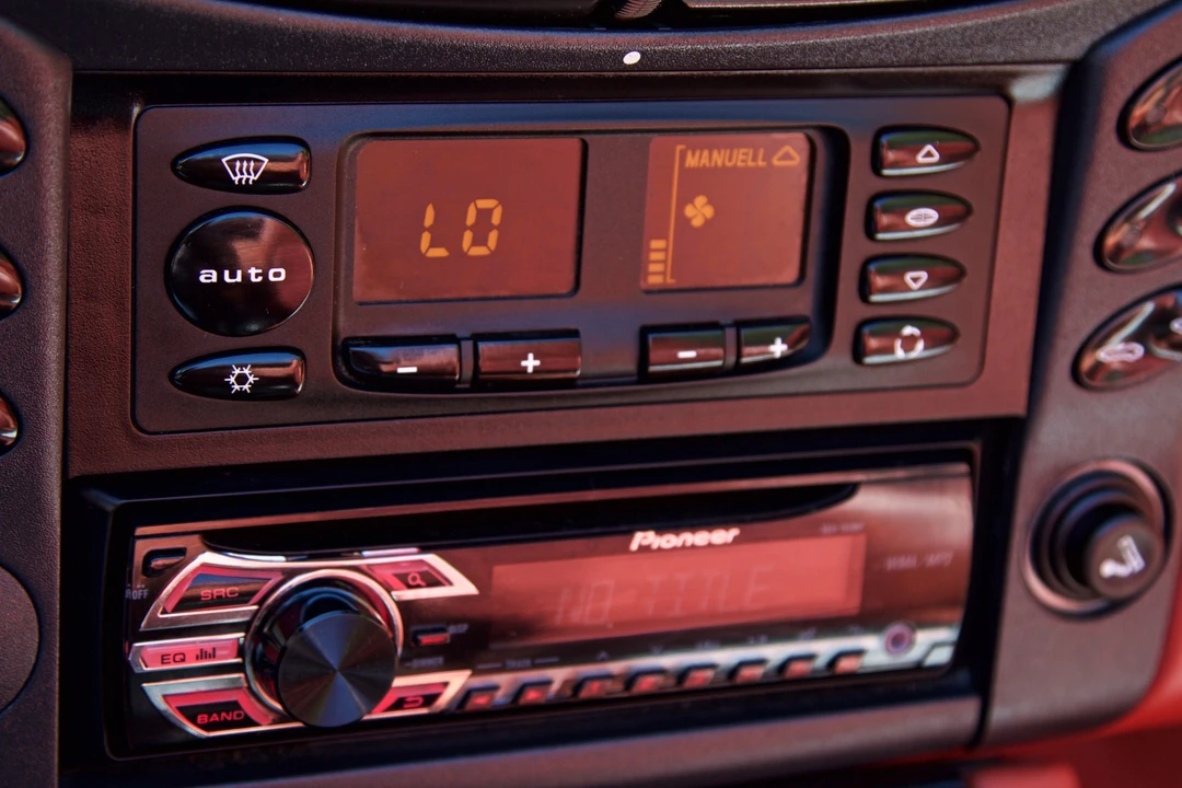 1998 Porsche 986 Boxster - Image 30 of 31