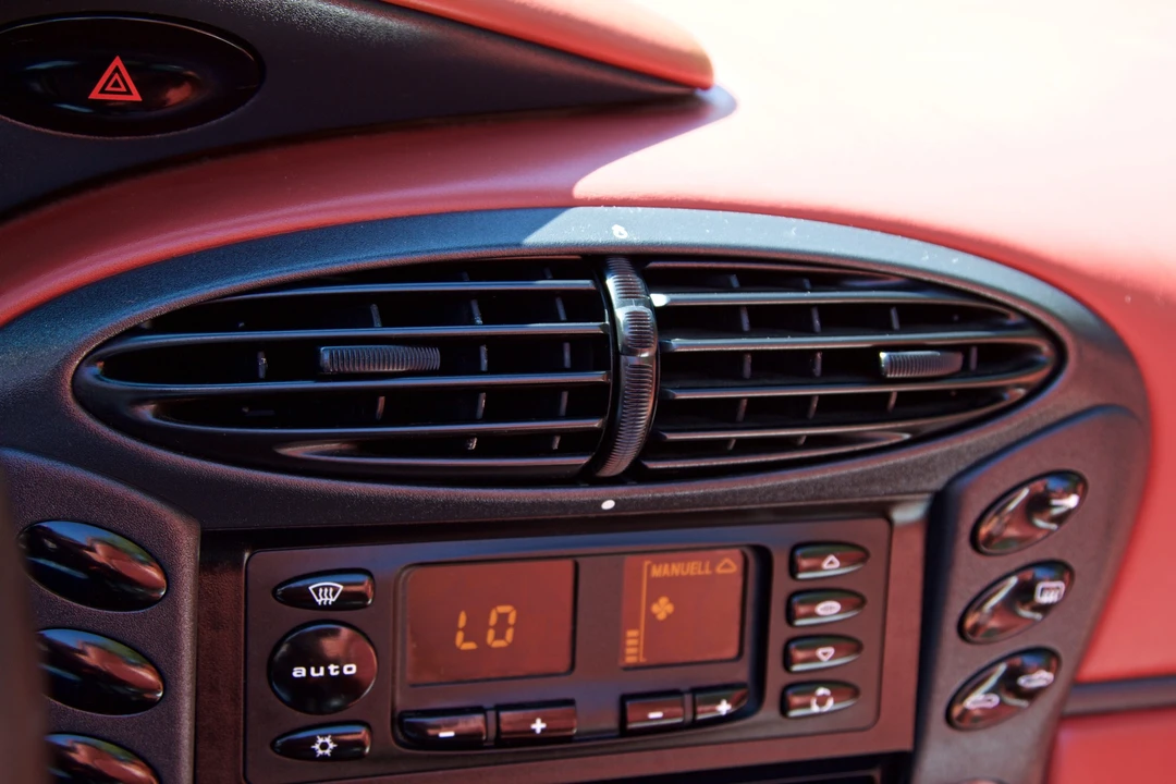 1998 Porsche 986 Boxster - Image 29 of 31