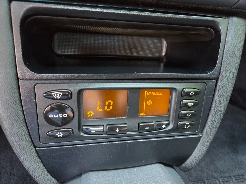 1998 Porsche 986 Boxster - Image 18 of 31
