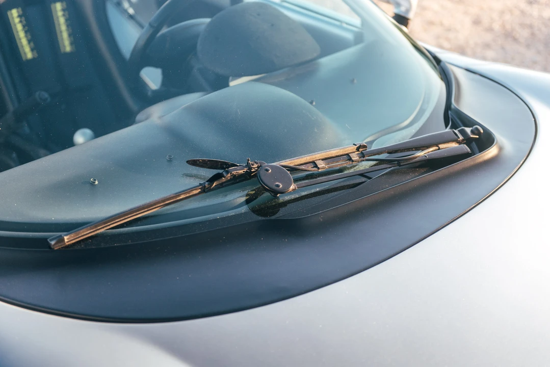 1998 Renault Spider - Image 30 of 31