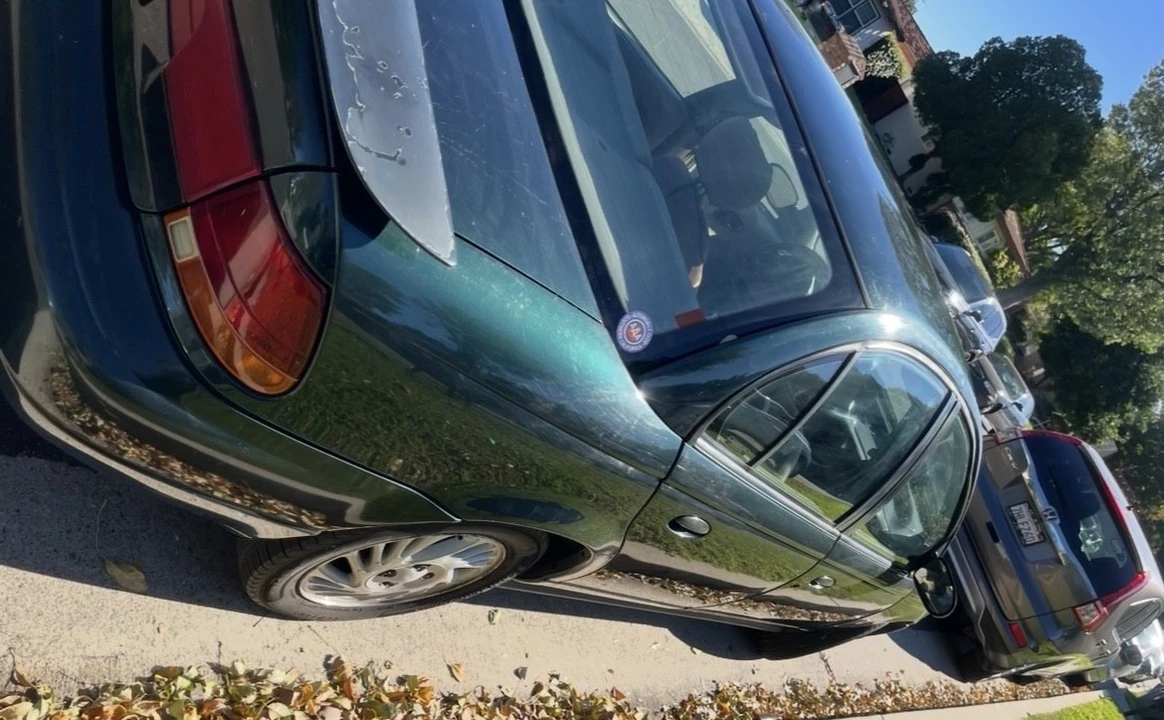 1998 Saturn - Image 2 of 9