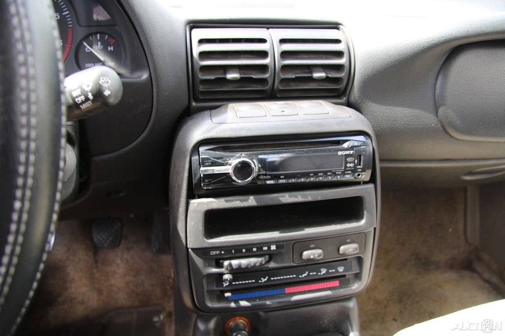 1998 Saturn - Image 18 of 21