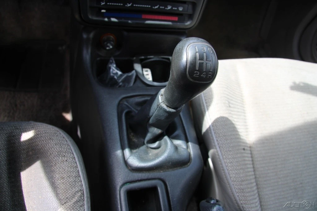 1998 Saturn - Image 19 of 21