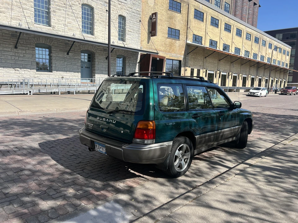 1998 Subaru Forester 1st Gen - Image 17 of 31