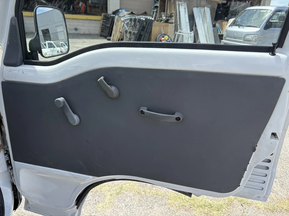 1998 Subaru Sambar 5th Gen - Image 11 of 31