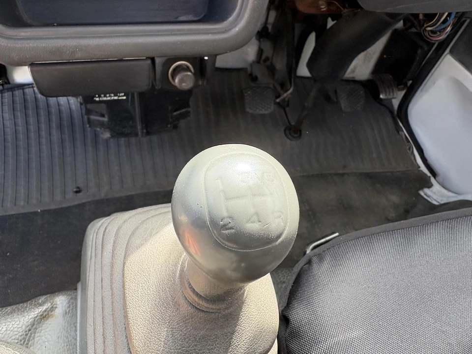 1998 Subaru Sambar 5th Gen - Image 17 of 21