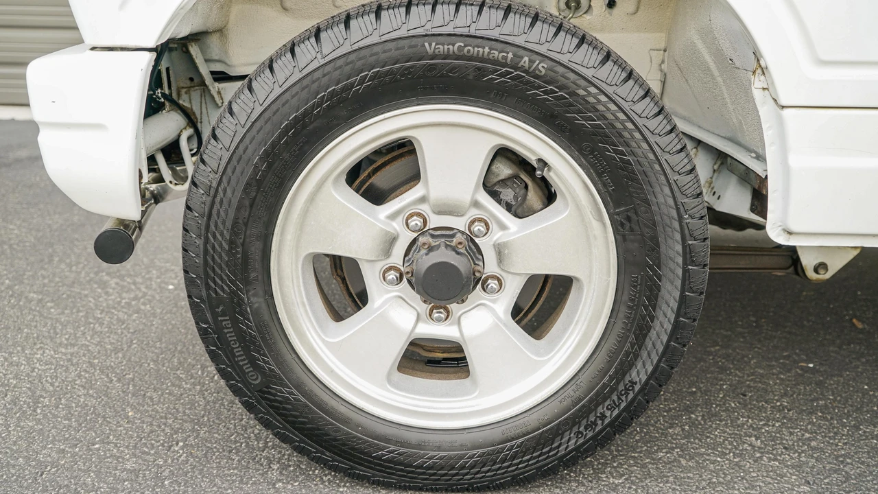 1998 Suzuki Jimny 2nd Gen - Image 26 of 31