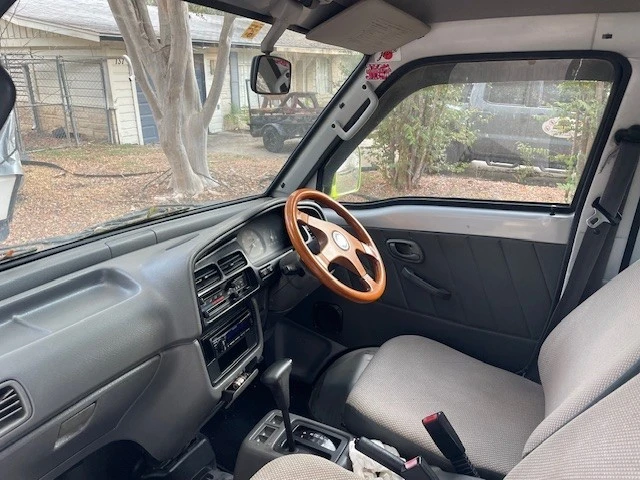1998 Suzuki - Image 2 of 18