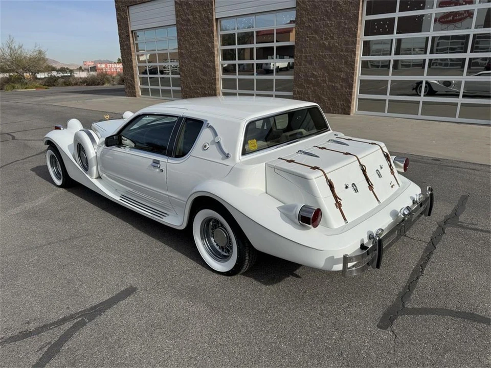1998 - Image 10 of 19