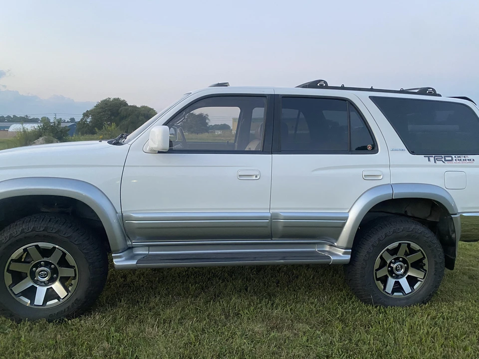 1998 Toyota 4Runner 3rd Gen - Image 9 of 31