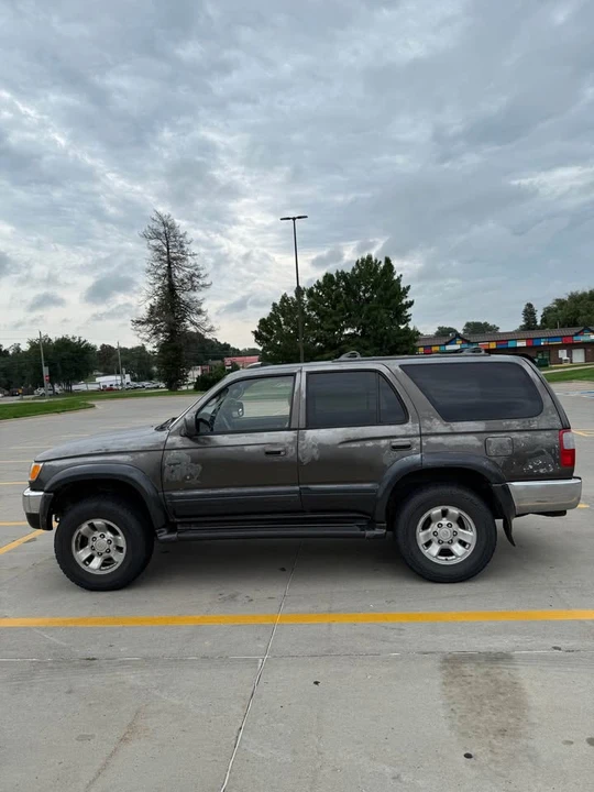 1998 Toyota 4Runner 3rd Gen - Image 2 of 11