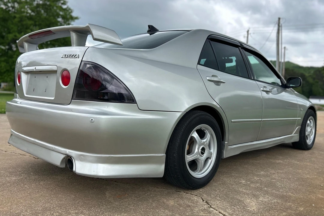 1998 Toyota - Image 4 of 31